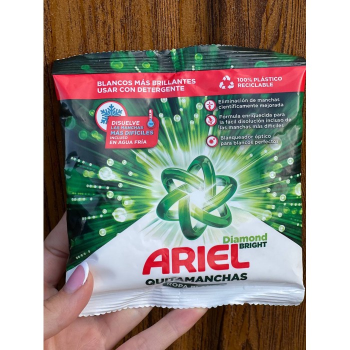 Порошок пятновыводитель Ariel White Diamond Bright для белых тканей, 150 г - 